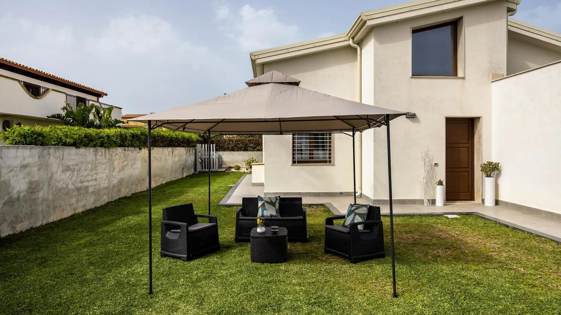 Villa Solea - Family Friendly Beach Villa Near The Sea Syracuse
